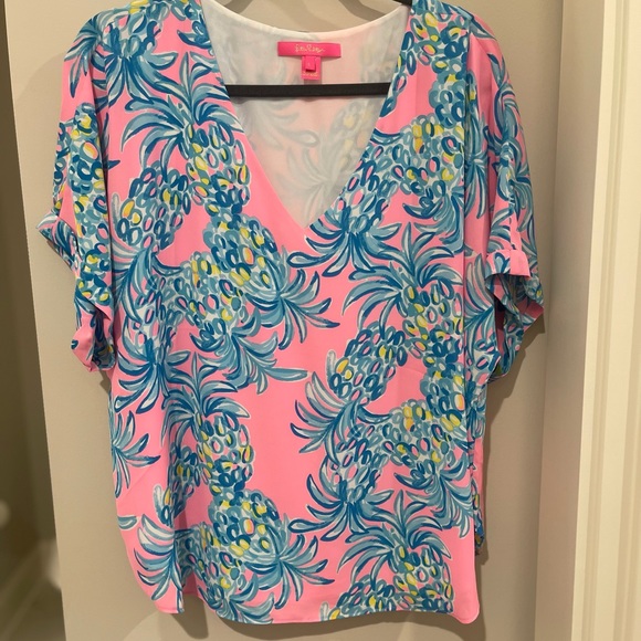Lilly Pulitzer Tops - EUC Lilly Pulitzer Casden Top